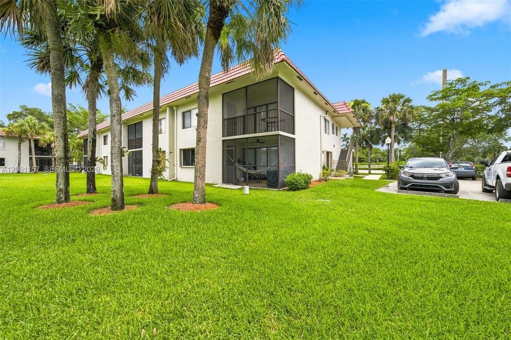 2+1 Condo — 16257 Saddle Club Rd #201