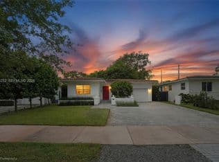 3-bedroom Single-Family Home — 1556 Catalonia Ave, Coral Gables, 33134