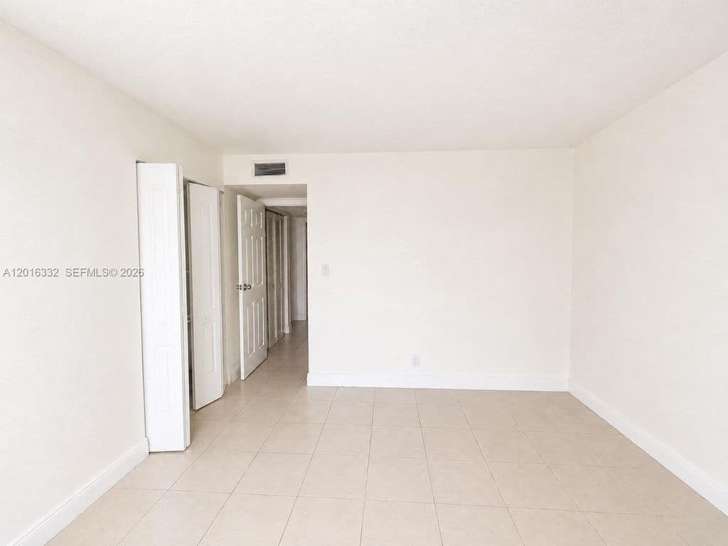 2-bedroom Condo — 17911 NW 68th Ave APT M201