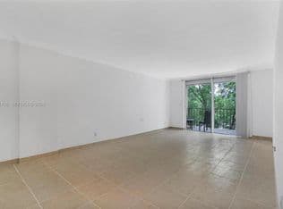 1+1 Condo — 1465 NE 123rd St APT 416, North Miami, 33161