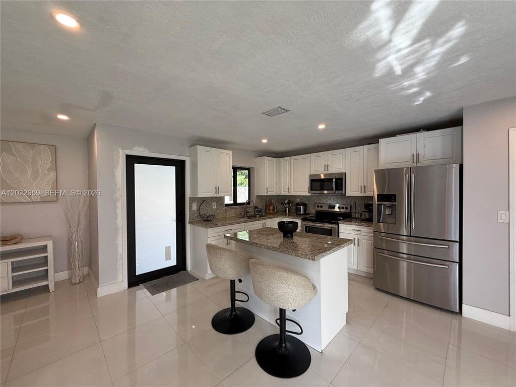 3+1 Müstakil ev — 1825 SW 43rd Ave