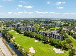 2-bedroom Condo — 1000 Saint Charles Pl APT 519, Hollywood, 33026