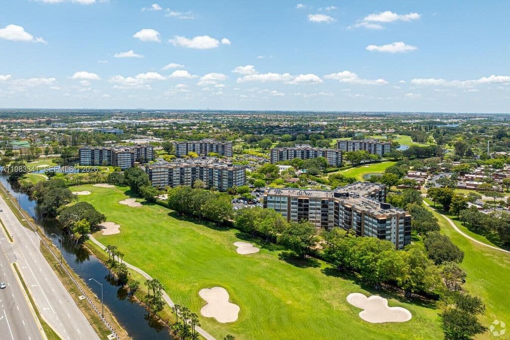 2-bedroom Condo — 1000 Saint Charles Pl APT 519