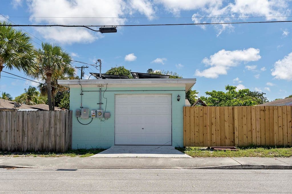 2-bedroom Single-Family Home — 1002 S K Street