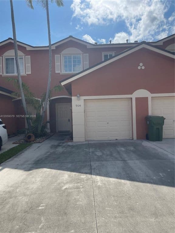 3-bedroom Property — 904 NW 100th Ave