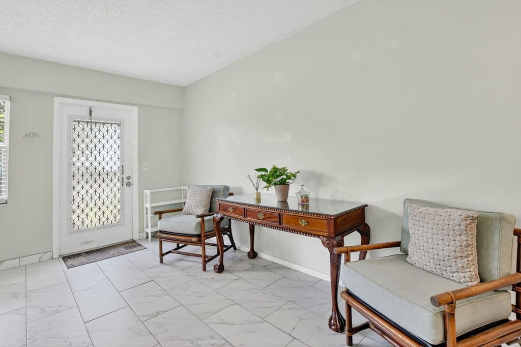 1-bedroom Condo — 415 Mansfield #J