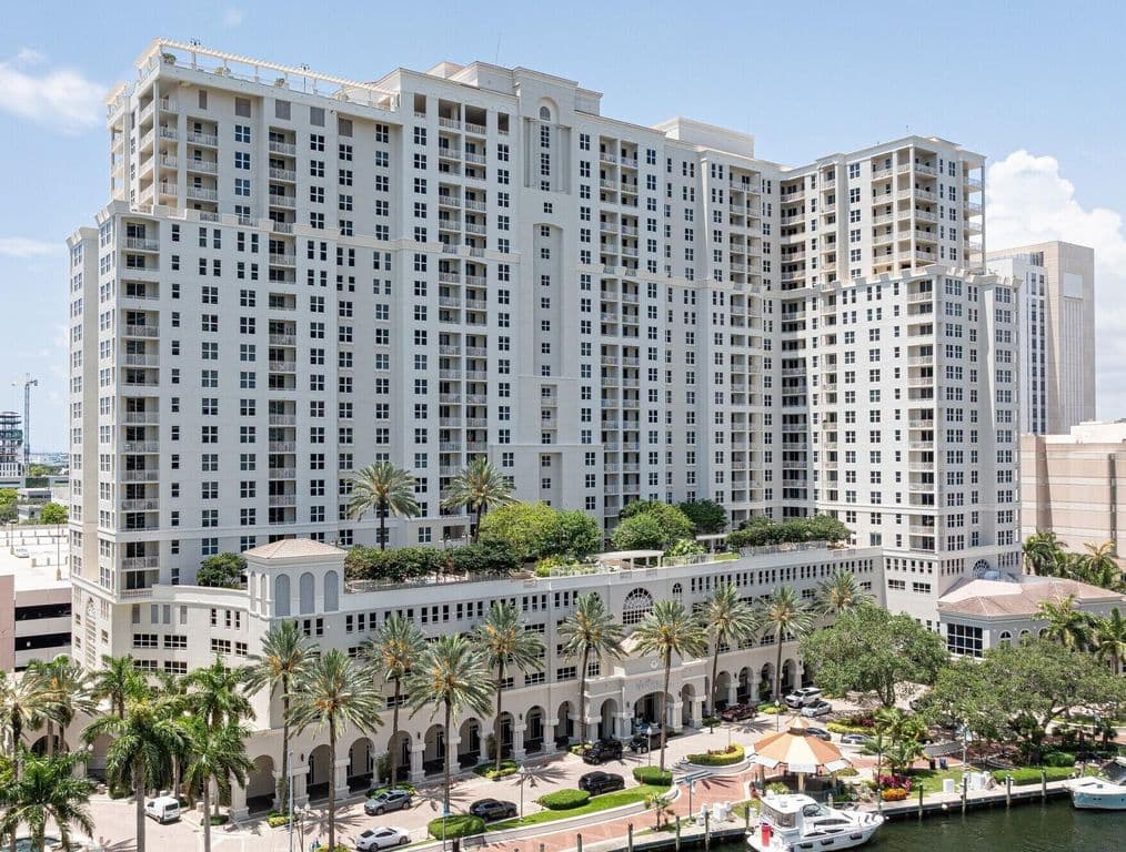 2-bedroom Condo — 511 SE 5th Avenue #912