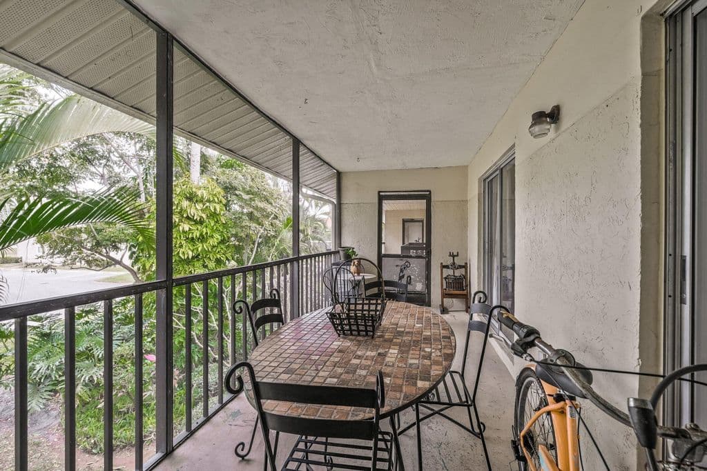 2-bedroom Condo — 6544 Chasewood Drive #H