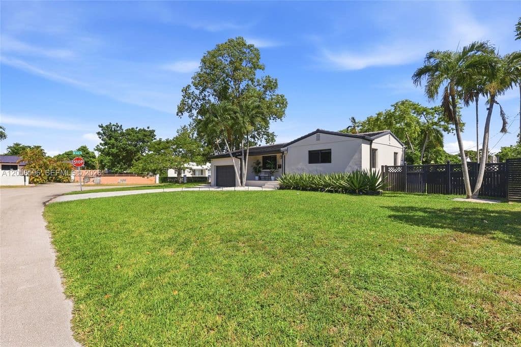 3+1 Müstakil ev — 6321 SW 21st St