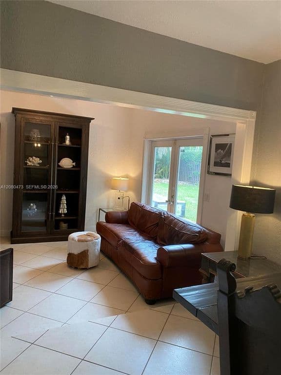 3+1 Müstakil ev — 5495 SW 68th Ave