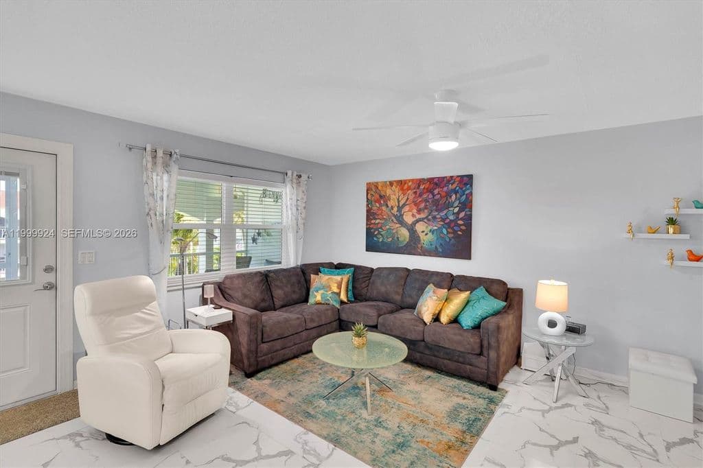 2+1 Condo — 580 Egret Dr APT 303