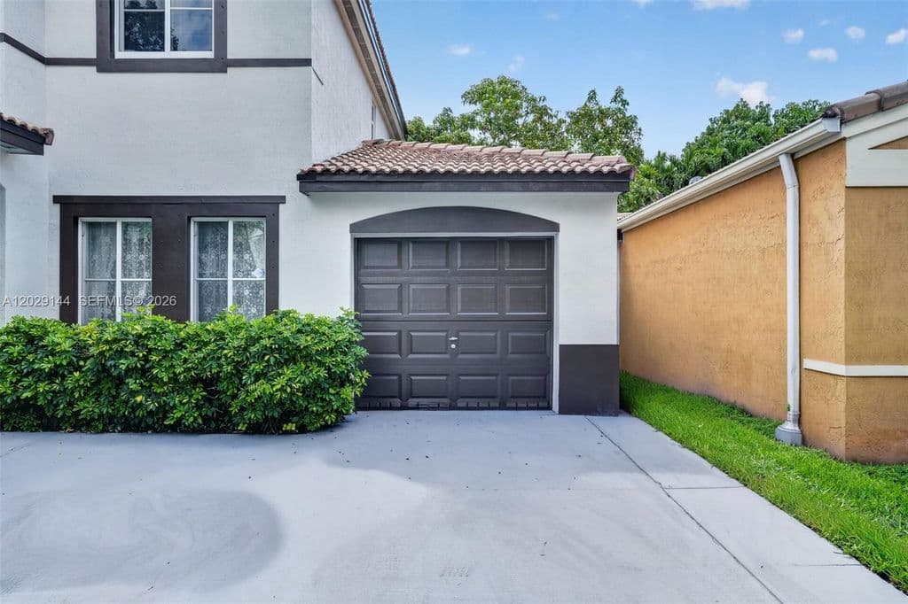 3-bedroom Property — 9633 SW 163rd Ct
