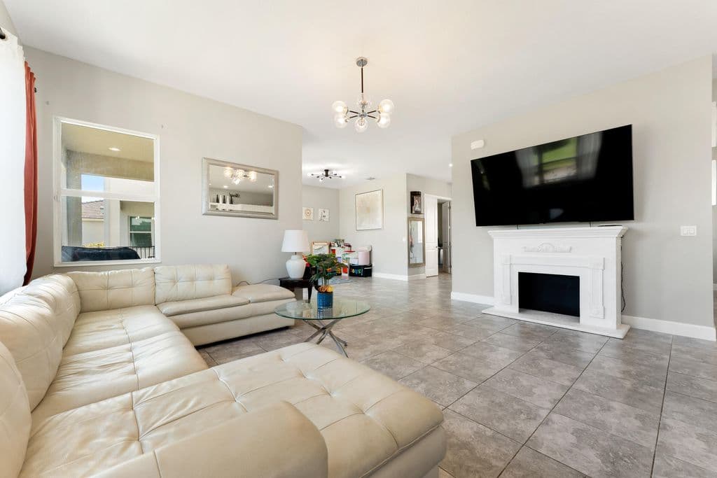 4+1 Müstakil ev — 5446 MACOON Way
