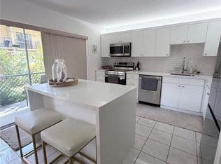 2-bedroom Condo — 17000 NW 67th Ave APT 112, Hialeah, 33015