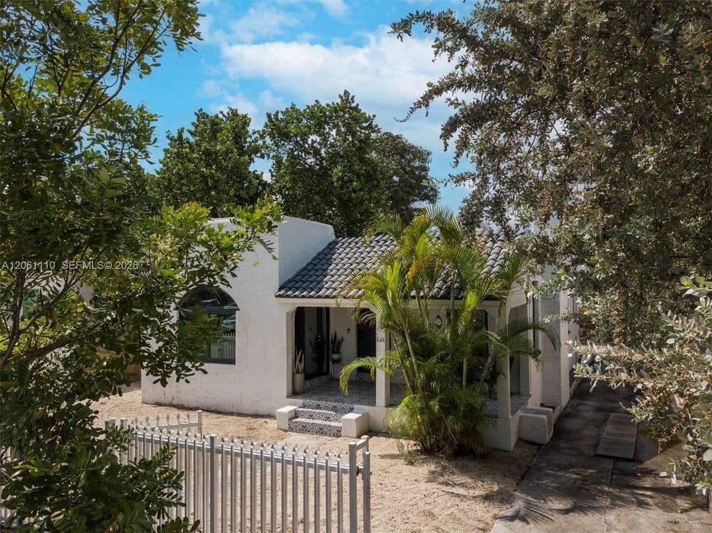6-bedroom Single-Family Home — 1644 SW 9th St