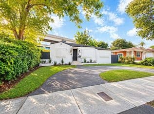 3+1 Müstakil ev — 736 NW 41st St, Miami, 33127