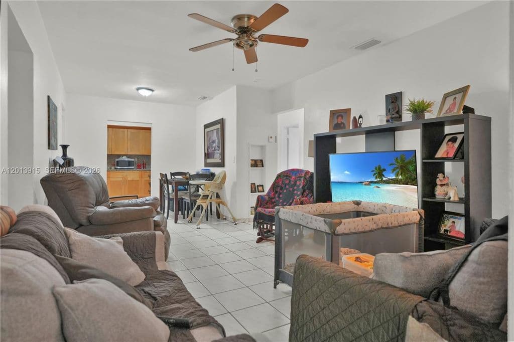 4+1 Müstakil ev — 201 NW 25th Ave
