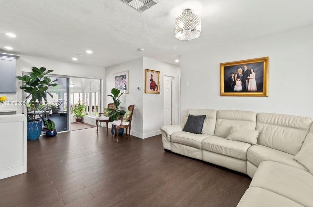4+1 Müstakil ev — 11241 SW 177th St