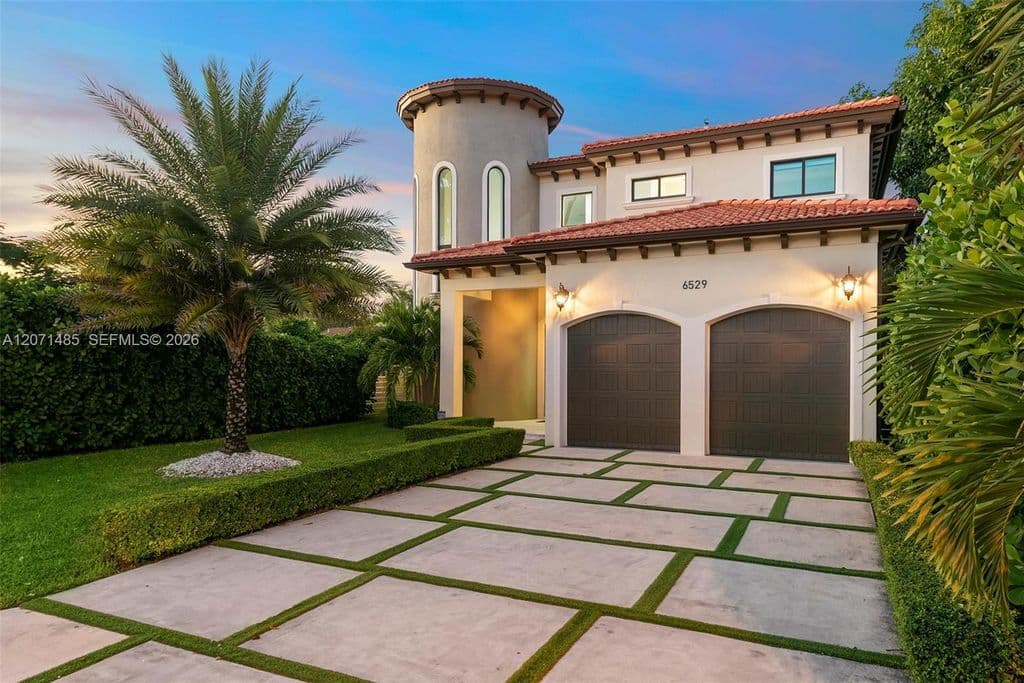5+1 Müstakil ev — 6529 SW 30th St