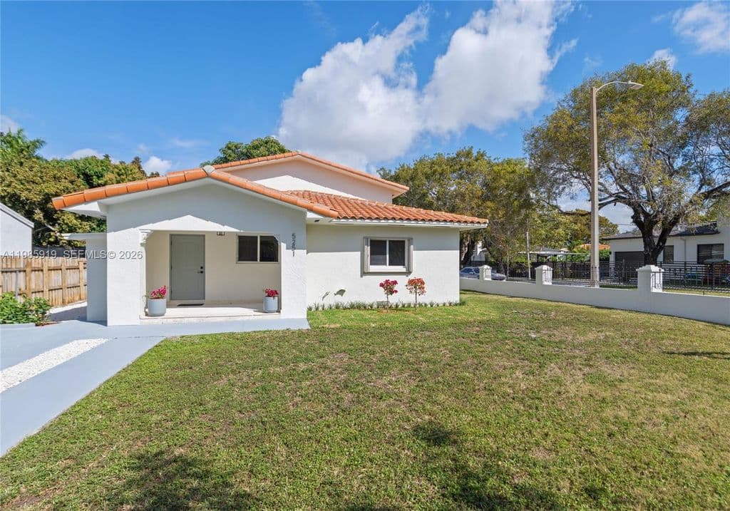 4+1 Müstakil ev — 5251 SW 6th St