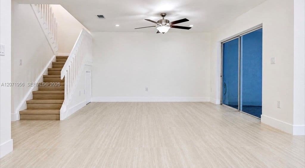 3+1 Mülk — 14255 SW 96th Ter