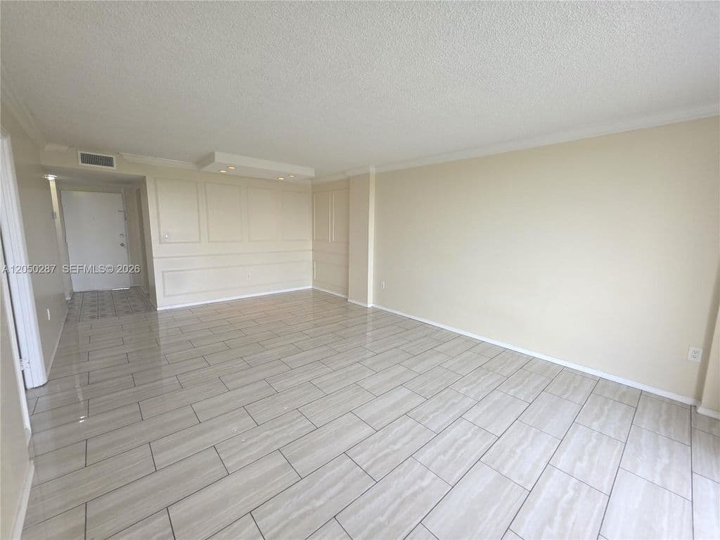 1+1 Condo — 15600 NW 7th Ave APT 511