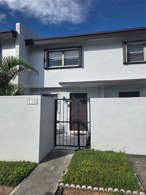 2-bedroom Condo — 8000 SW 152nd Ave APT 115