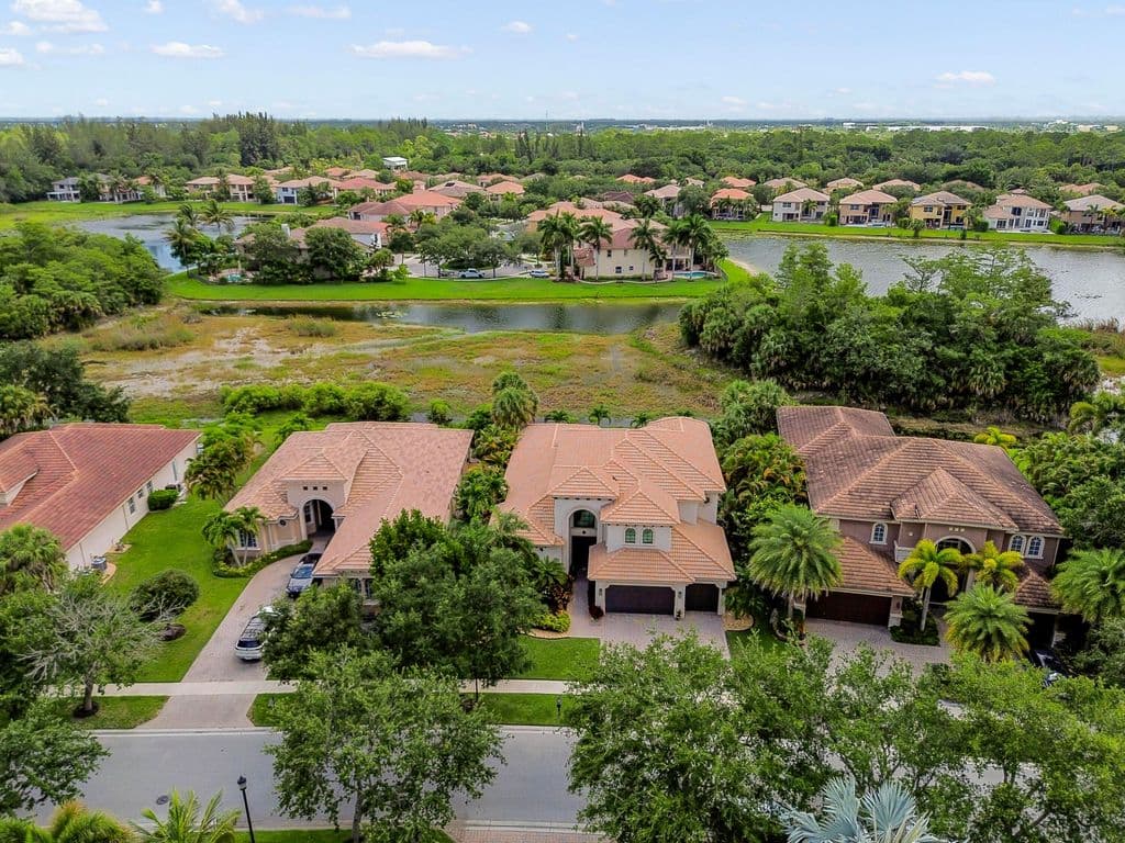 5+1 Müstakil ev — 8729 Wellington View Drive