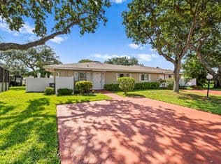 2-bedroom Condo — 18762 Candlewick Drive, Boca Raton, 33496