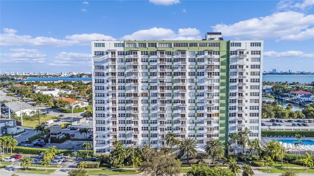 2-bedroom Condo — 2150 Sans Souci Blvd #B605