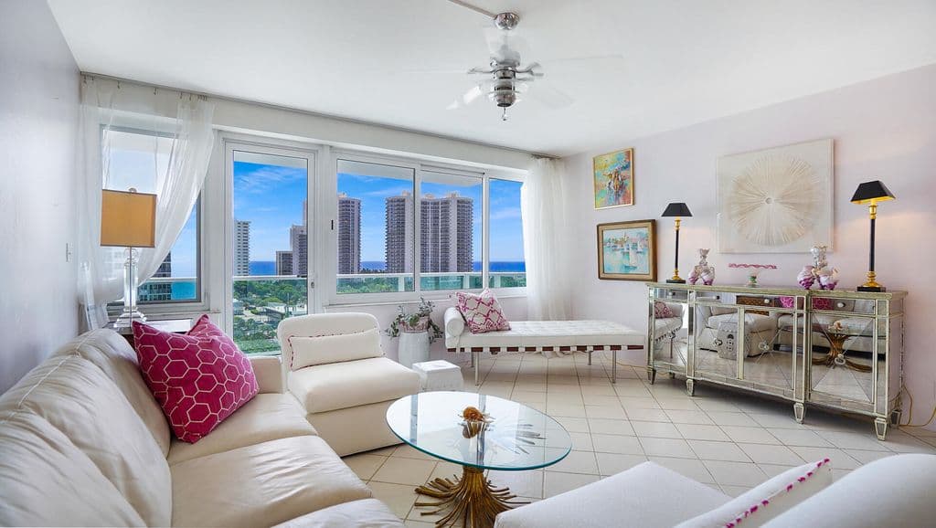 1+1 Condo — 3233 NE 34th Street #1214