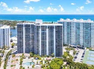 2-bedroom Condo — 20281 E Country Club Dr APT 1009, Aventura, 33180