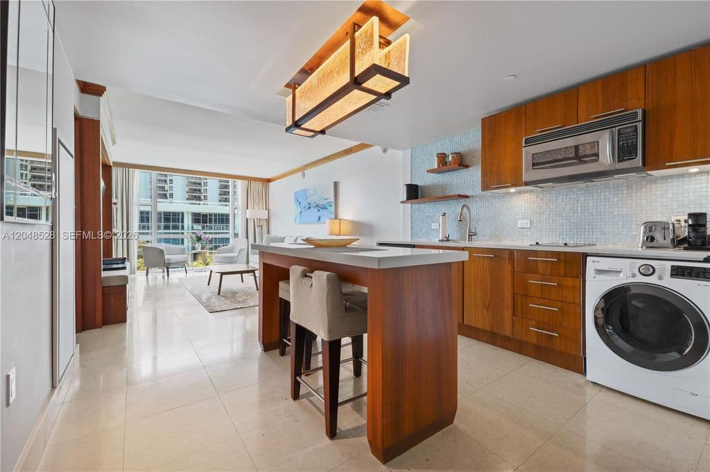 2+1 Condo — 6801 Collins Ave #516