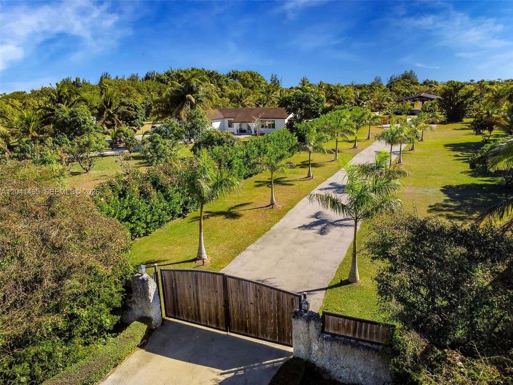 3+1 Müstakil ev — 13201 SW 197th Ave