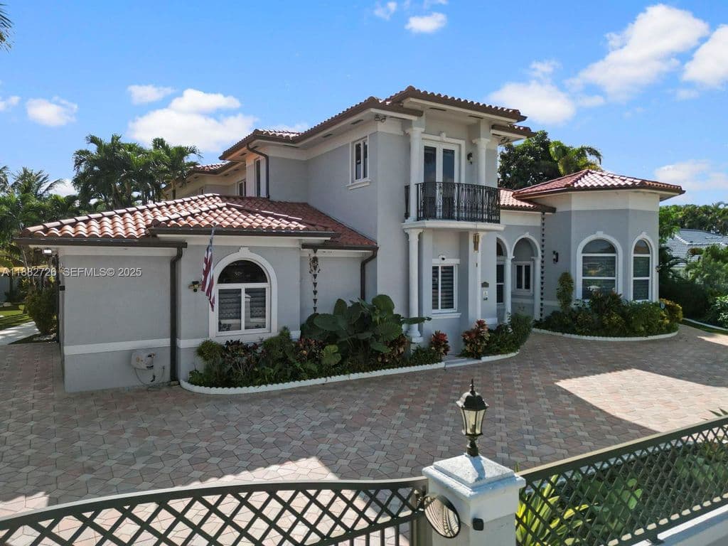 5-bedroom Single-Family Home — 12770 SW 188th St