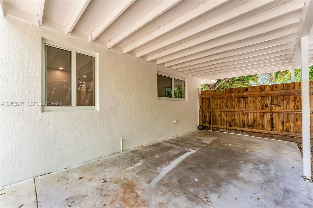 2+1 Müstakil ev — 3611 SW 36th St