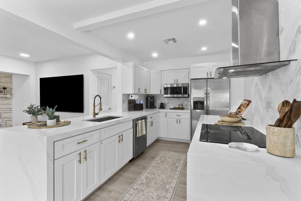 4+1 Müstakil ev — 606 SW 19th Street