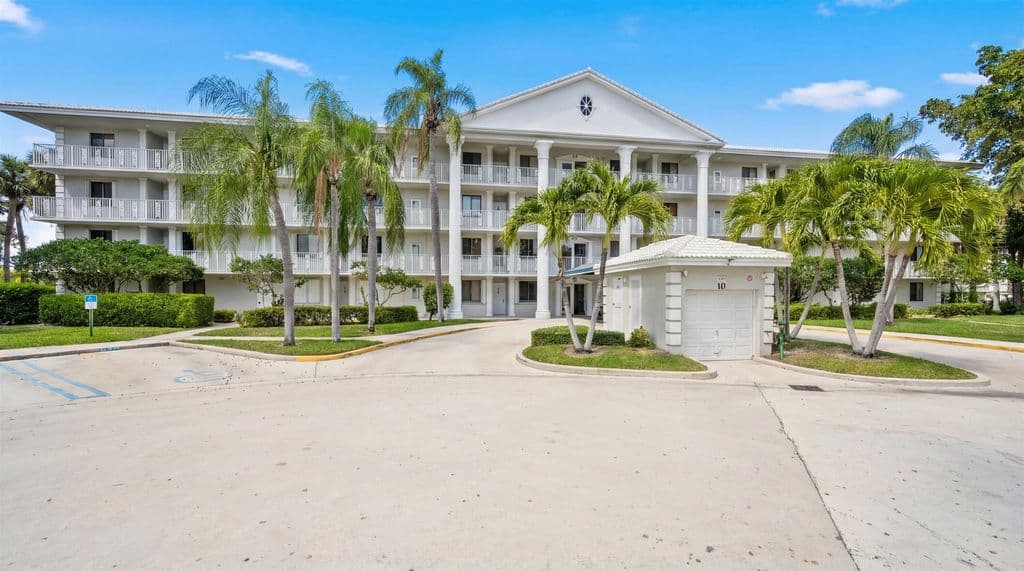 2-bedroom Condo — 2741 Village Boulevard #303