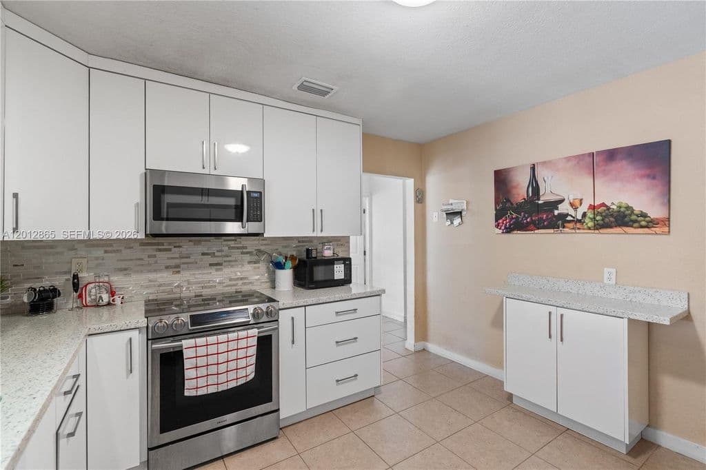 3-bedroom Single-Family Home — 5300 NW 30th Pl
