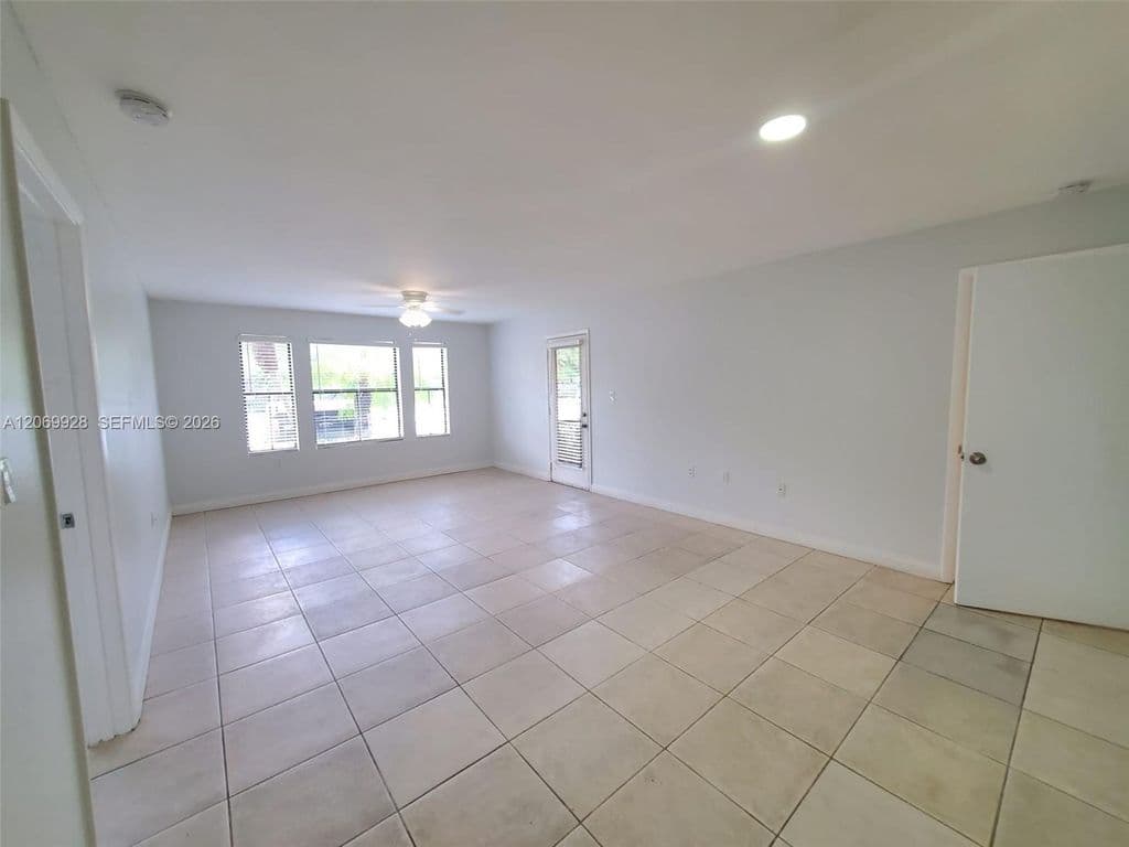 2+1 Condo — 15591 SW 105th Ter APT 512