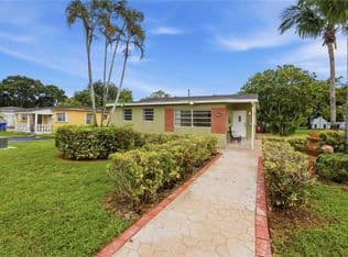 4+1 Müstakil ev — 6448 Funston St, Hollywood, 33023