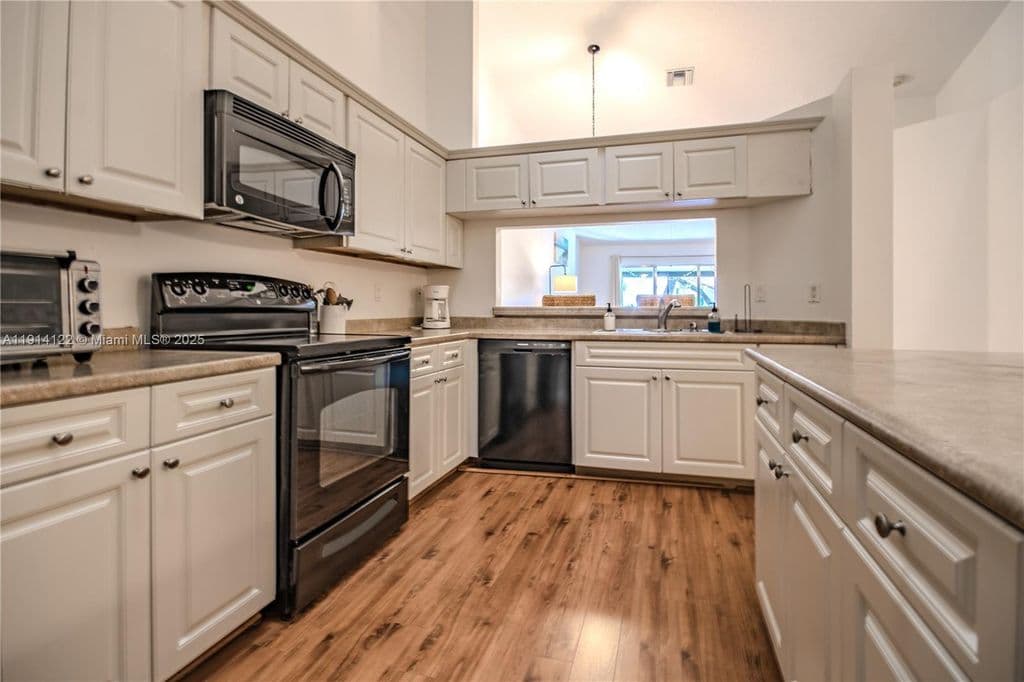 2+1 Mülk — 7652 Pinewalk Dr S #139