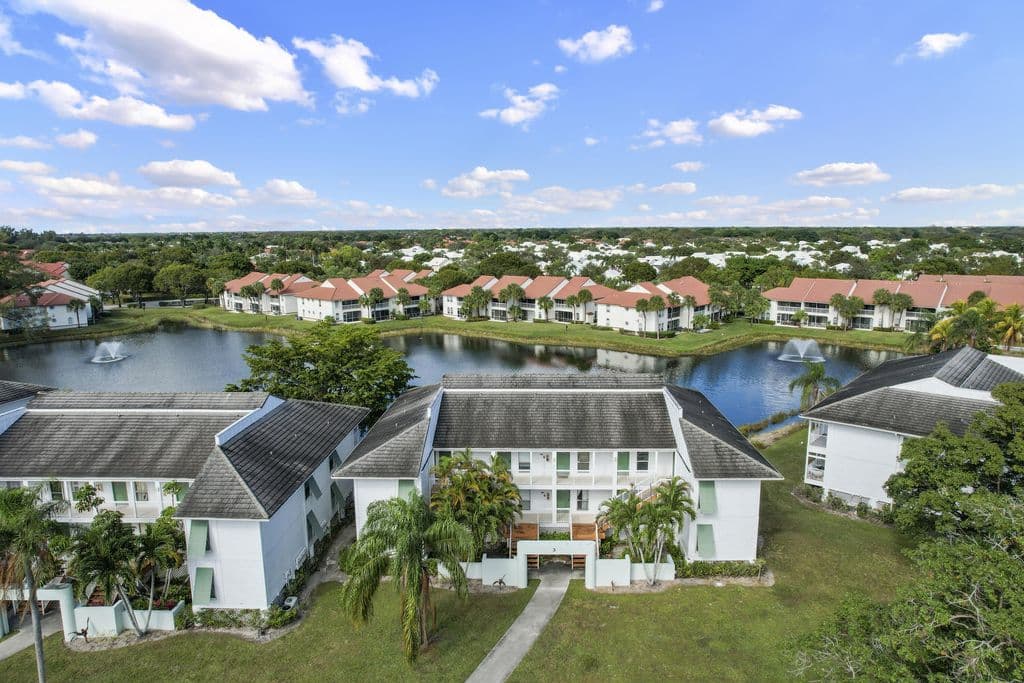 2-bedroom Condo — 179 Cypress Point Drive #179