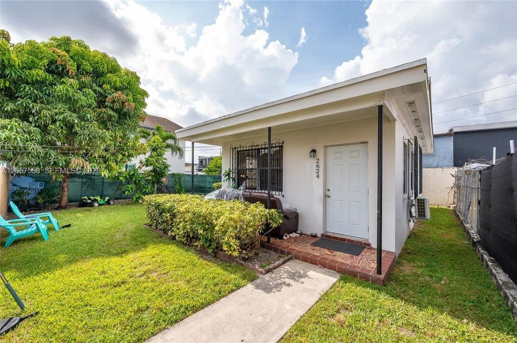 4-bedroom Property — 2624 NW 24th St