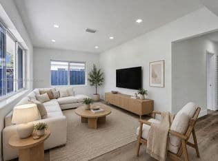 4-bedroom Single-Family Home — 1609 NW 7th Ter, Fort Lauderdale, 33311