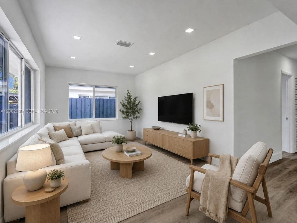 4-bedroom Single-Family Home — 1609 NW 7th Ter
