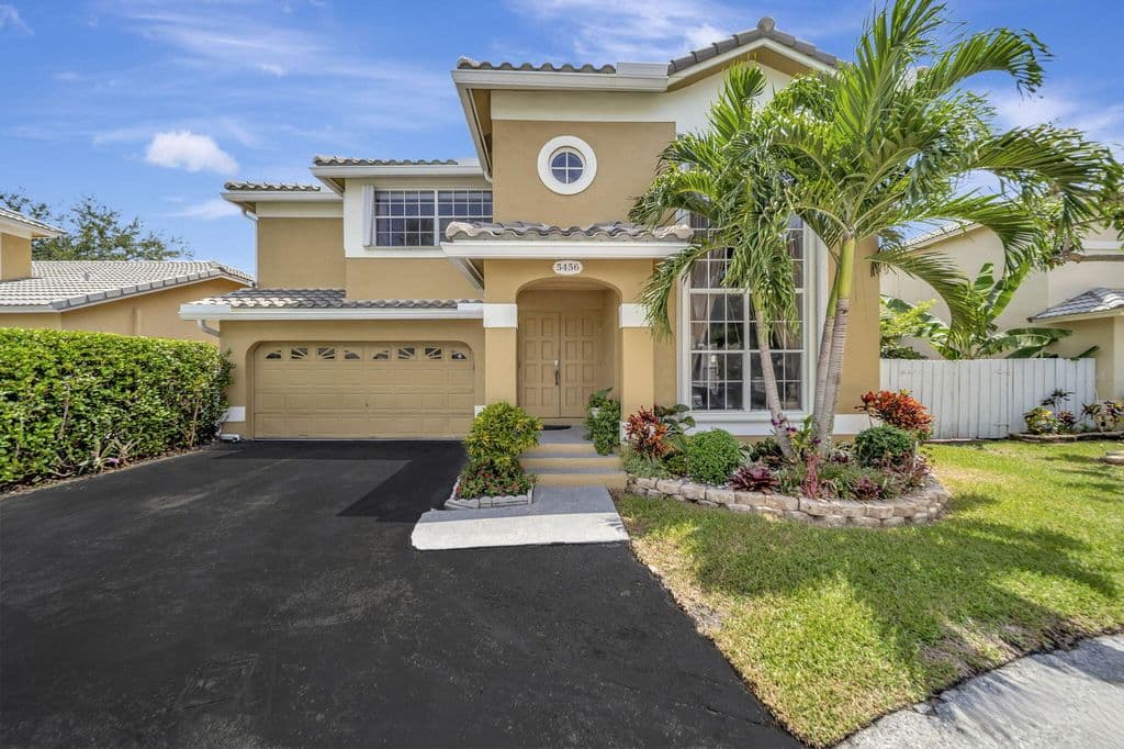 4-bedroom Single-Family Home — 5456 NW 44th Way