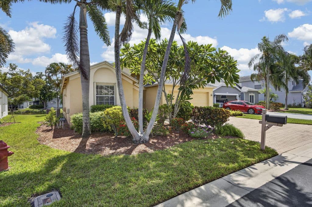 3-bedroom Single-Family Home — 2221 SOUNDINGS Court
