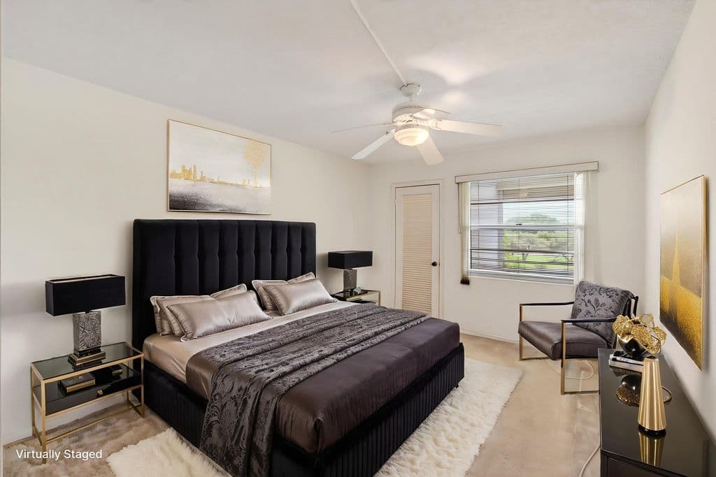 2-bedroom Condo — 3044 Lincoln C