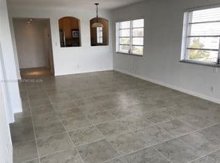 1-bedroom Condo — 1701 Washington St APT 604, Hollywood, 33020